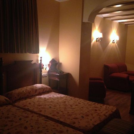 Hotel El Mano Huéscar Δωμάτιο φωτογραφία