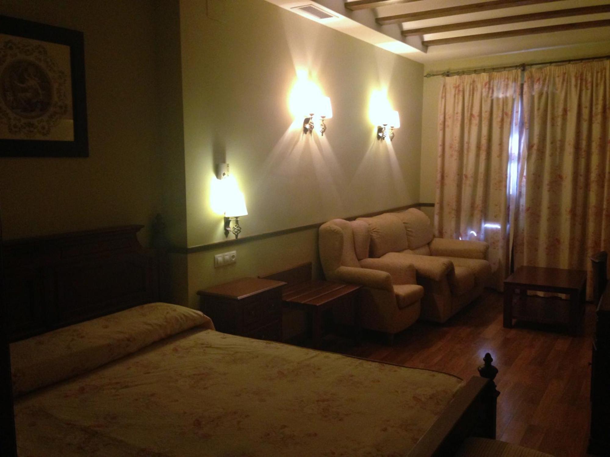 Hotel El Mano Huéscar Δωμάτιο φωτογραφία