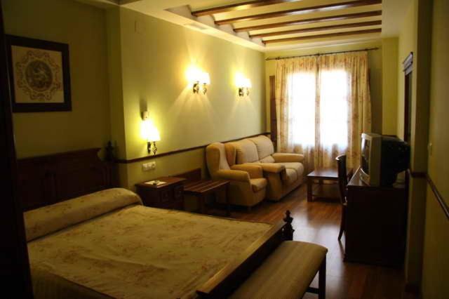 Hotel El Mano Huéscar Δωμάτιο φωτογραφία